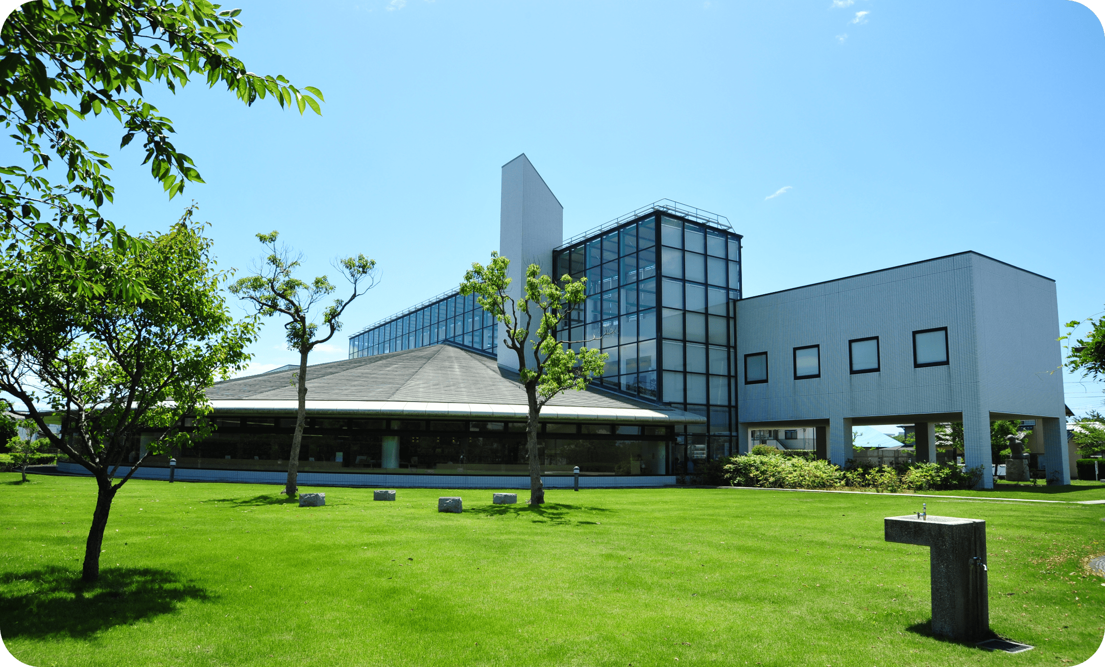 市立図書館アスパルの写真